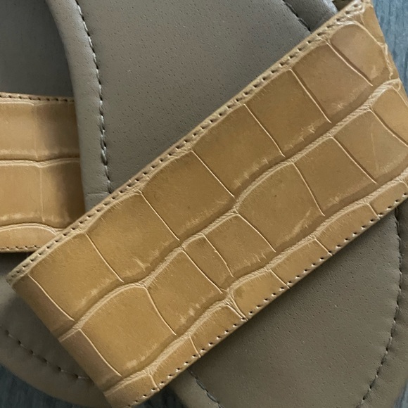 Sandals - Picture 3 of 6